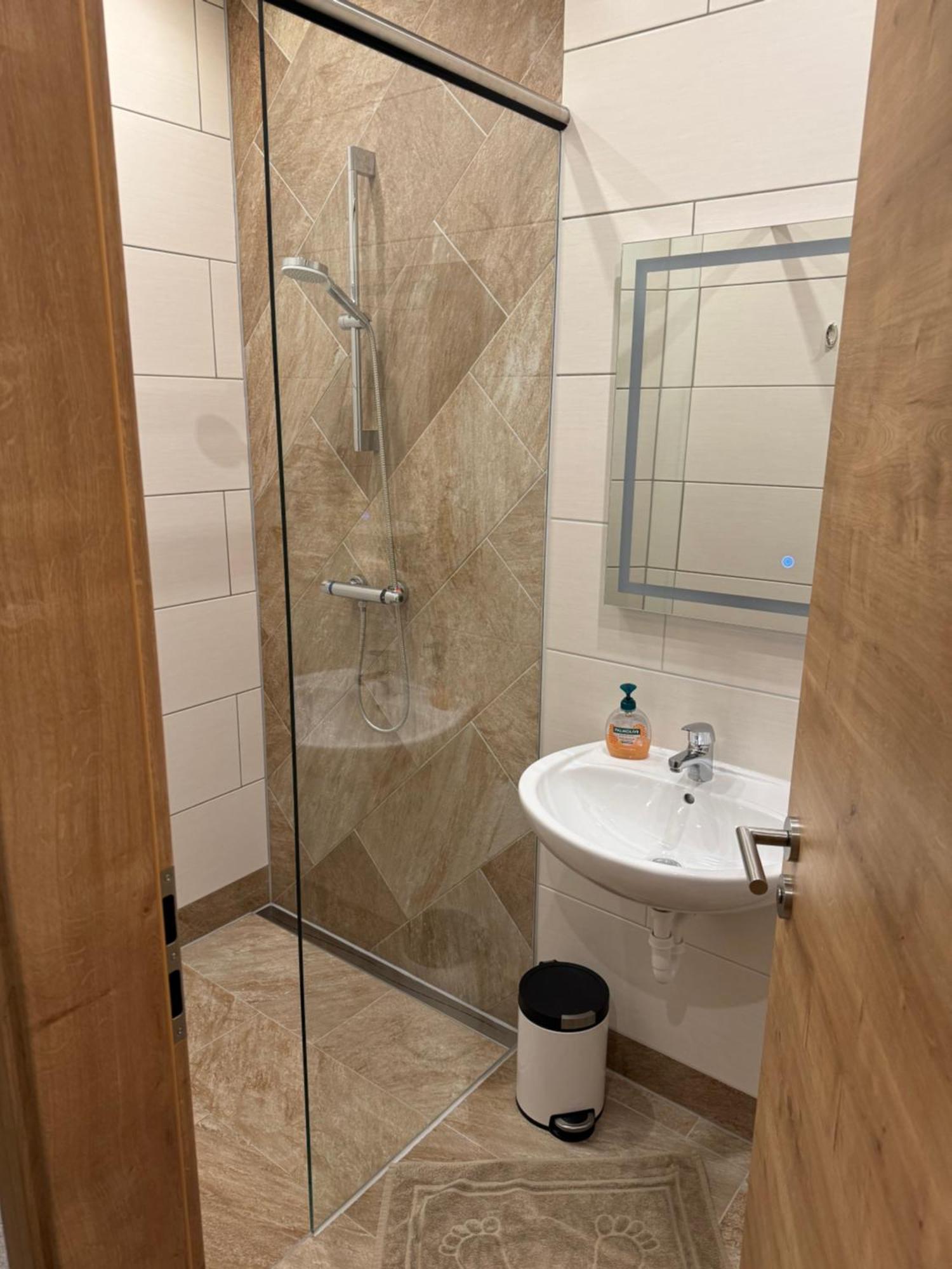 Ferienwohnung Zeitler Treuen Bagian luar foto