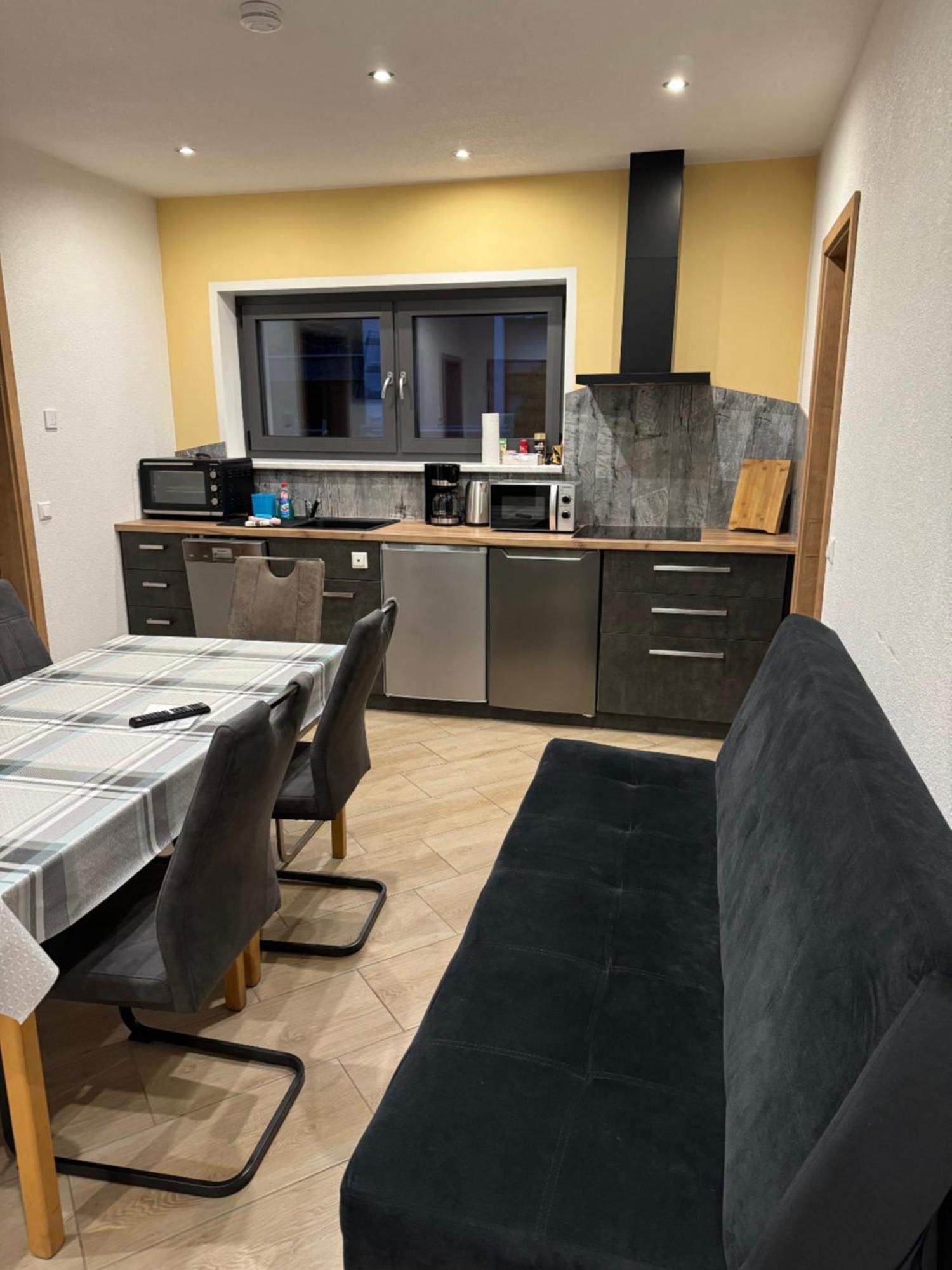 Ferienwohnung Zeitler Treuen Bagian luar foto